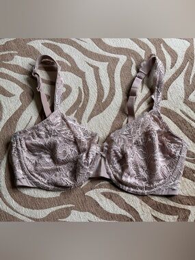 ✨NWOT✨ Bali Lace Underwire Bra in Mauve Pink